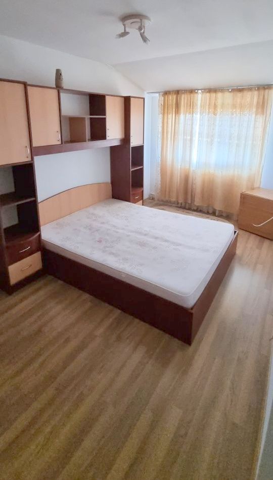 Apartament cu 3 camere, zona Micro 20,  sup. 75 mp, mobilat si utilat - Poză 9