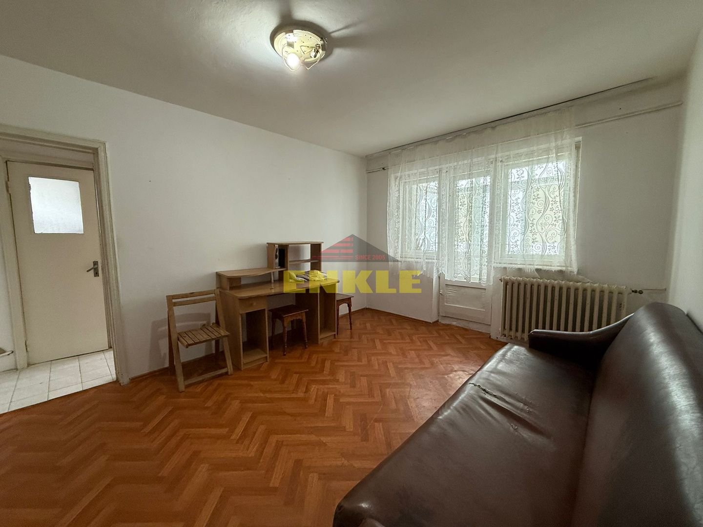 De închiriat apartament – zona Școlii 7 - Poză 2