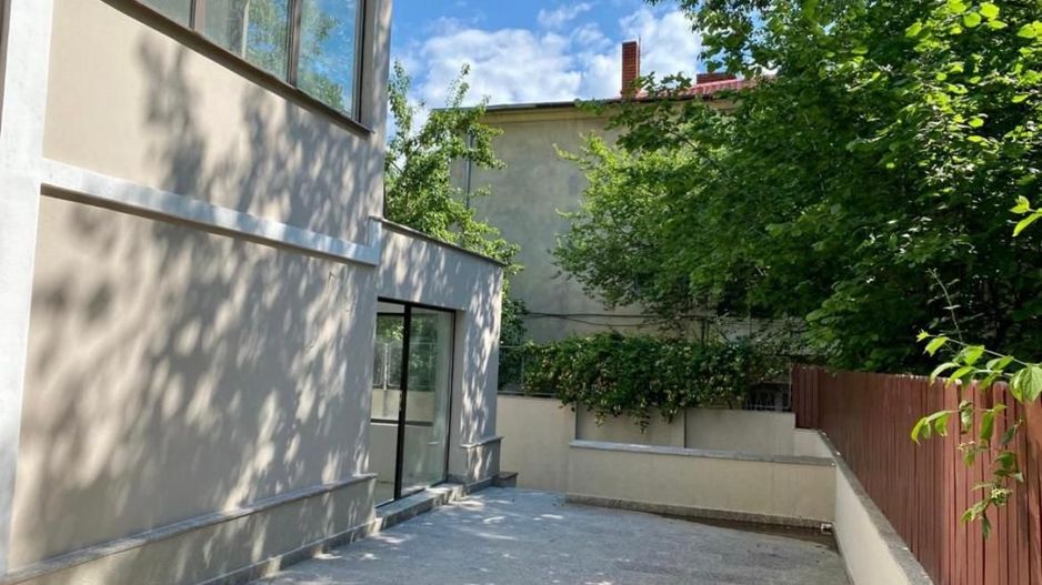 VILA IN INIMA PRIMAVERII - Poză 4