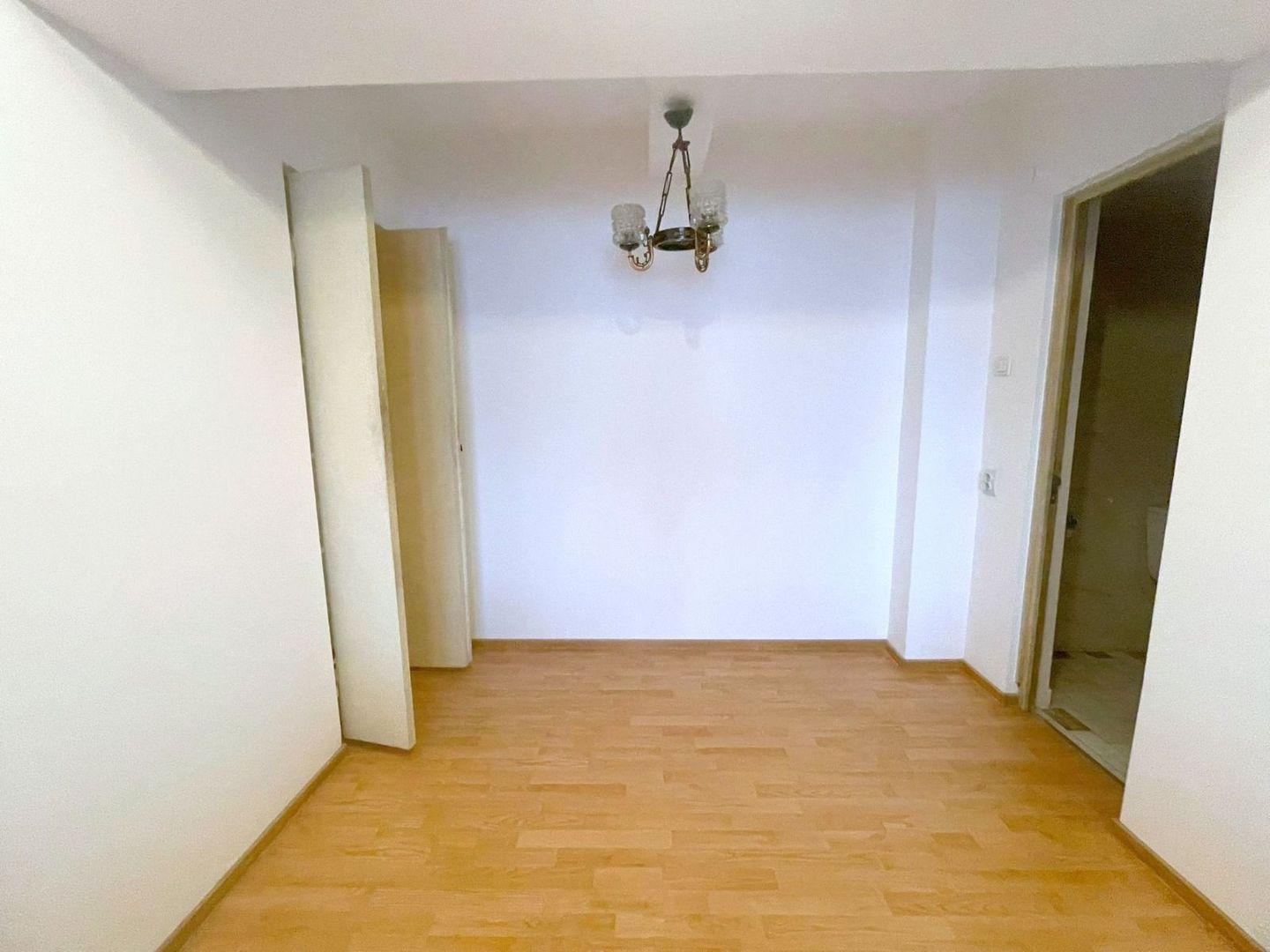 De vanzare – Apartament 3 camere   -R-uri -  Mazepa 1 - Poză 9