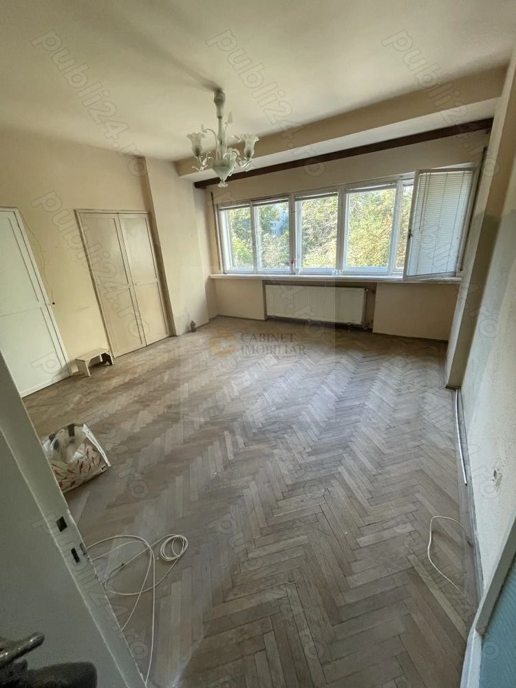 Garsoniera in bloc interbelic | Parc Cismigiu  | De renovat | Etaj 1/5 - Poză 1