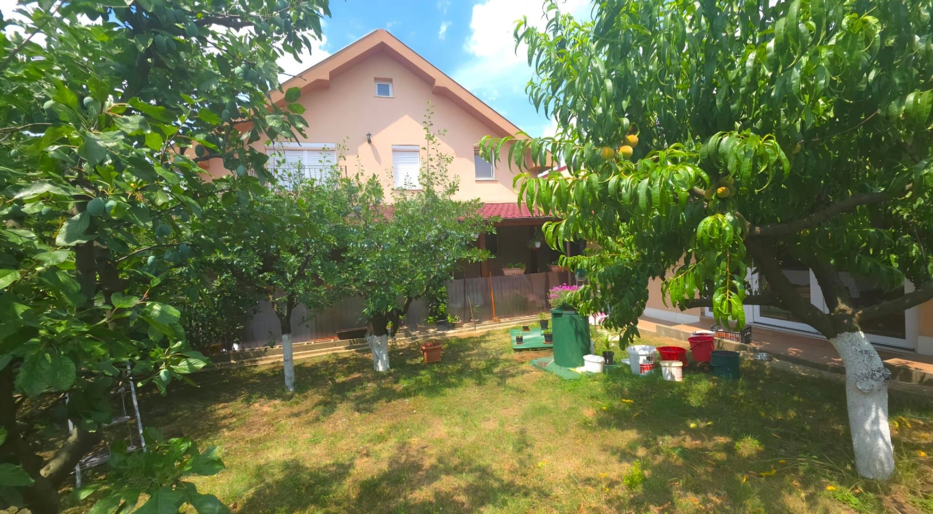 Casa langa Blue Sky cu panouri solare, garaj si terasa mare - Poză 1