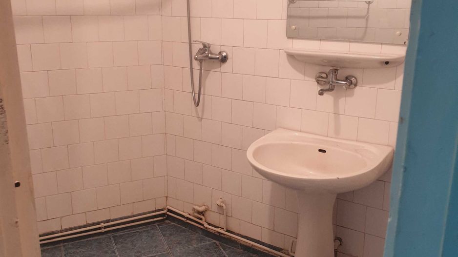 BRASADAS vinde ap cam etaj 6/8 Soarelui. - Poză 8