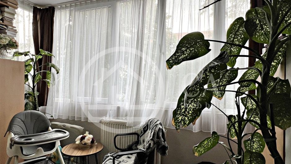 Apartament cu 3 camere de vanzare in zona Rogerius, Oradea - Poză 3