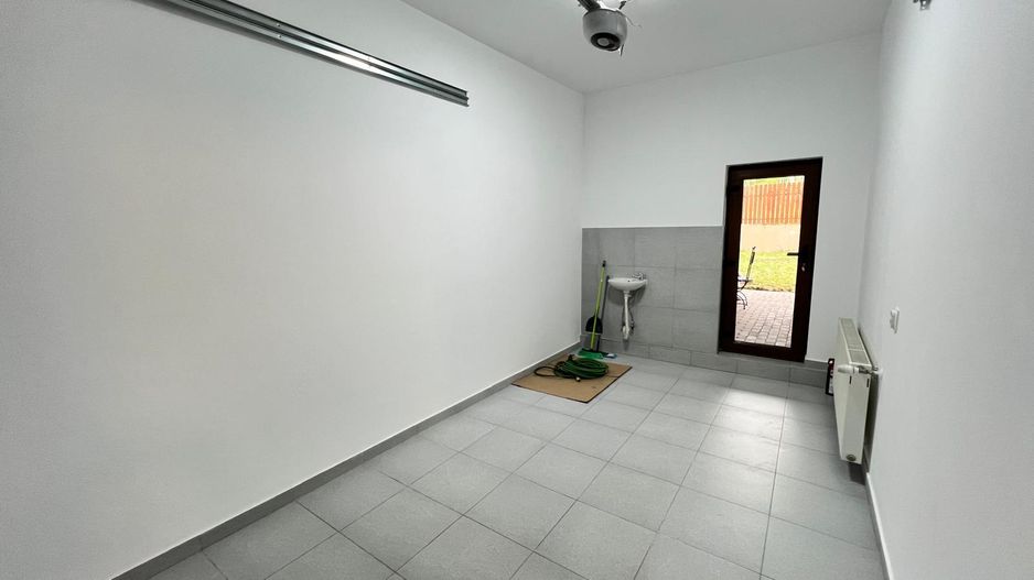 Casa cu 7 camere | 3 balcoane | Garaj | 220 mp + 80 mp curte | Cartier Panorama - Poză 37
