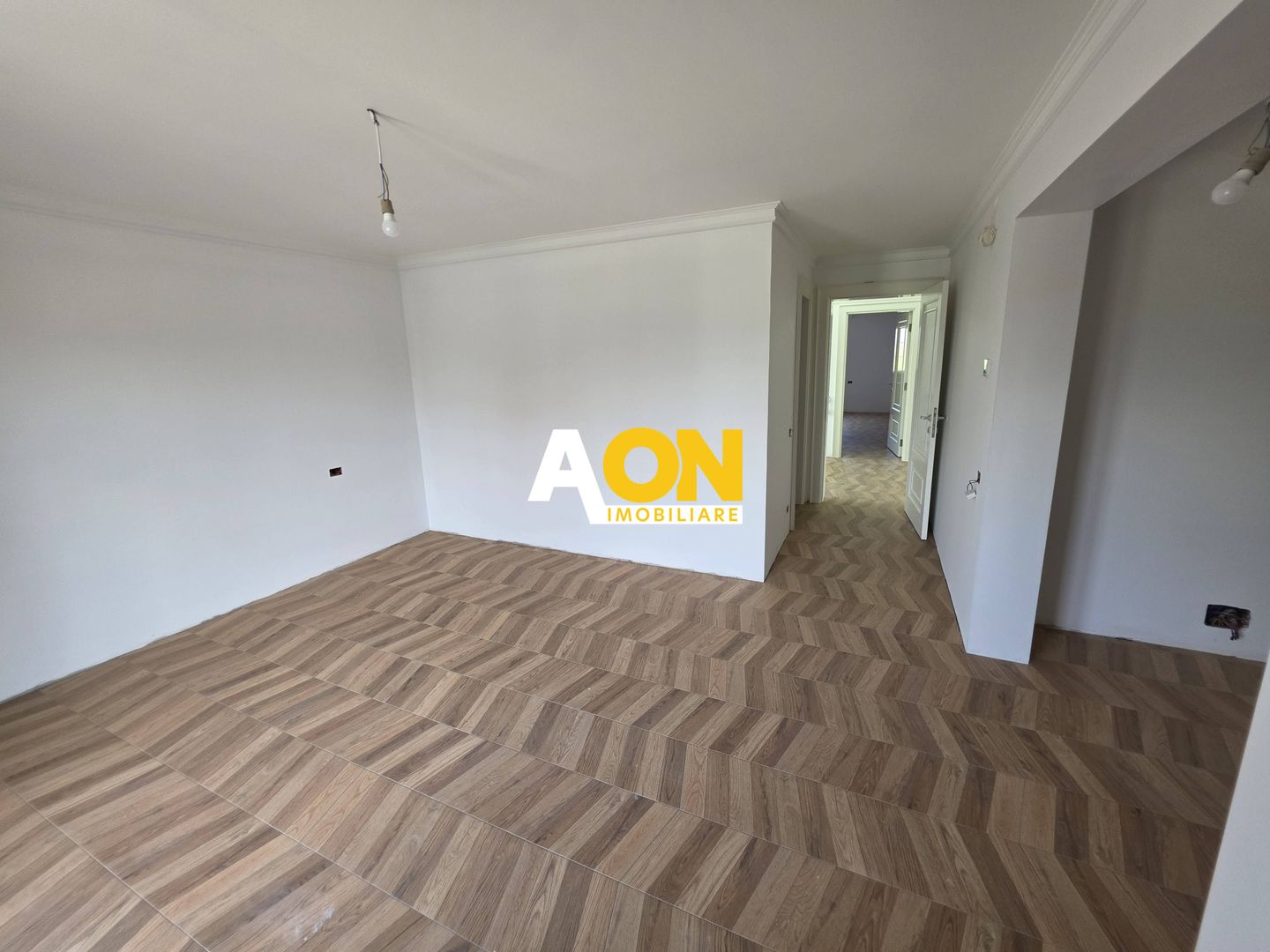 Casă nouă, impozantă,  6 camere, 1346 mp teren, Bărăbanț - Poză 33