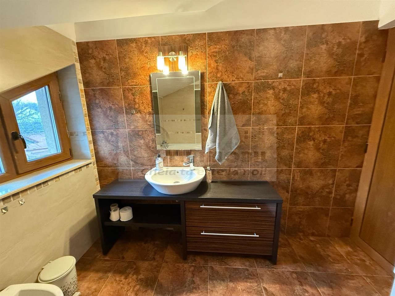 Vila 3 Camere- Zona Bucium- 850 euro - Poză 6