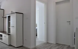 Modern amenajat, zona de nord - Campeador. - Poză 12