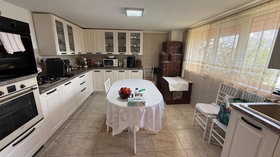Vila S+P+1,+ garaj inchis + terasa si teren intravilan 6300 mp - Poză 11