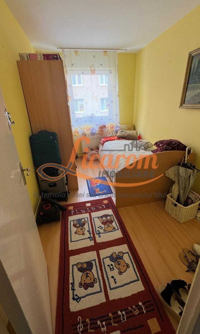 Apartament 3 camere decomandat Calea Bucuresti etaj 1/4 - Poză 4