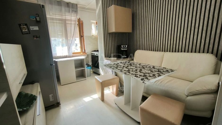 Apartament cu 3 camere, etaj intermediar, parcare inclusă. - Poză 6