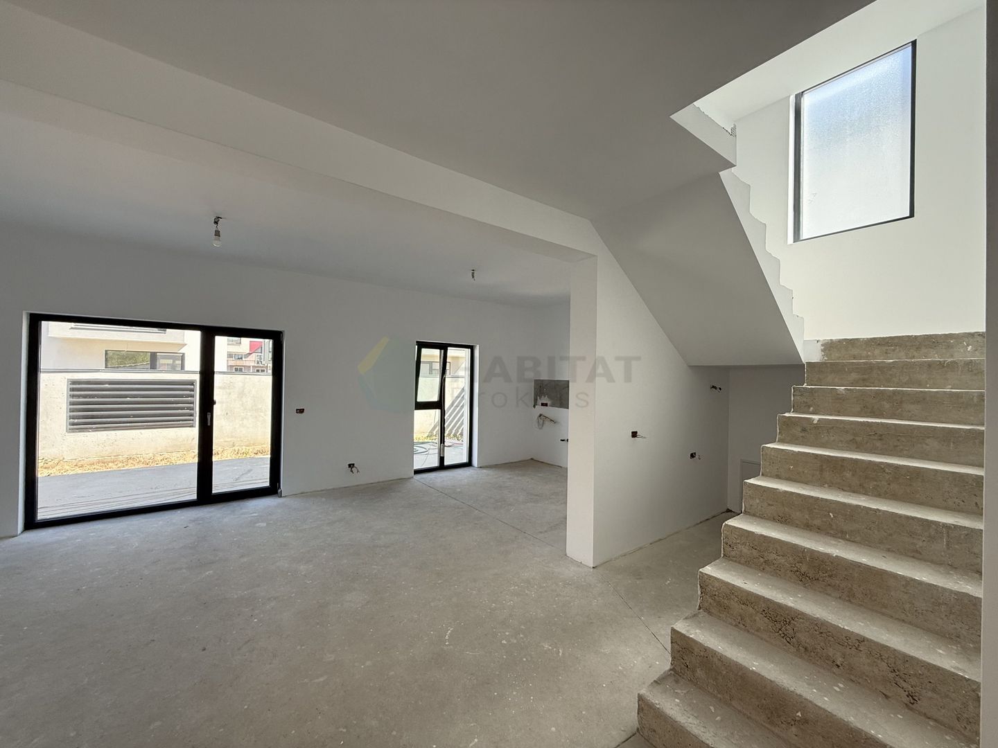Vila 5 camere Tunari langa Cosmopolis - Poză 3
