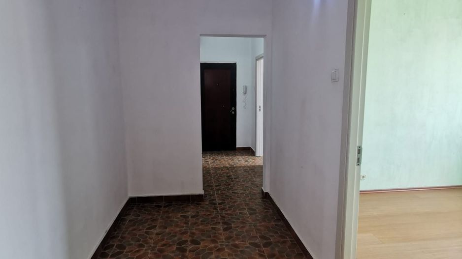 3 camere decomandat la 2 minute de metrou 1 Decembrie 1918 Ozana Titan - Poză 3