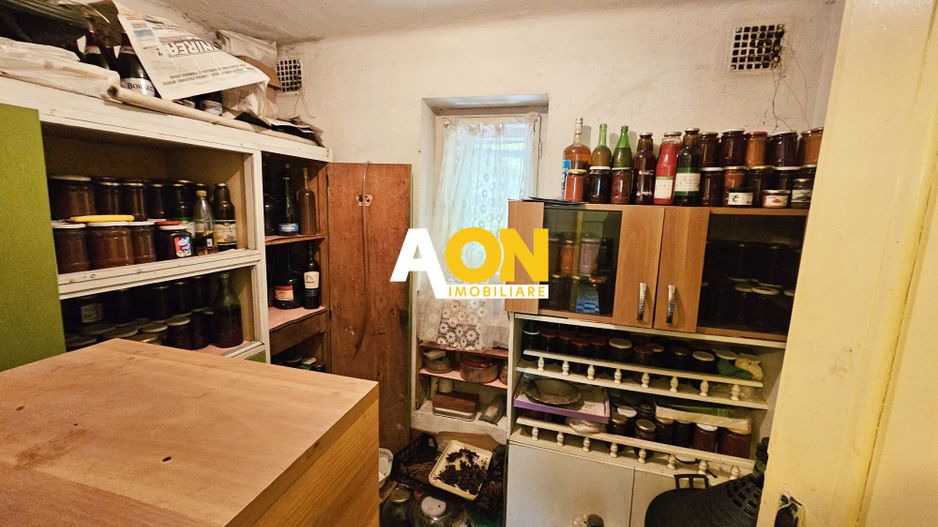 Casa situata in imediata apropiere a Cetatii - Poză 25