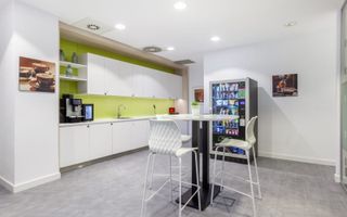 Birou modern de închiriat, clasa A, lângă  metrou Aviatorilor - Poză 3