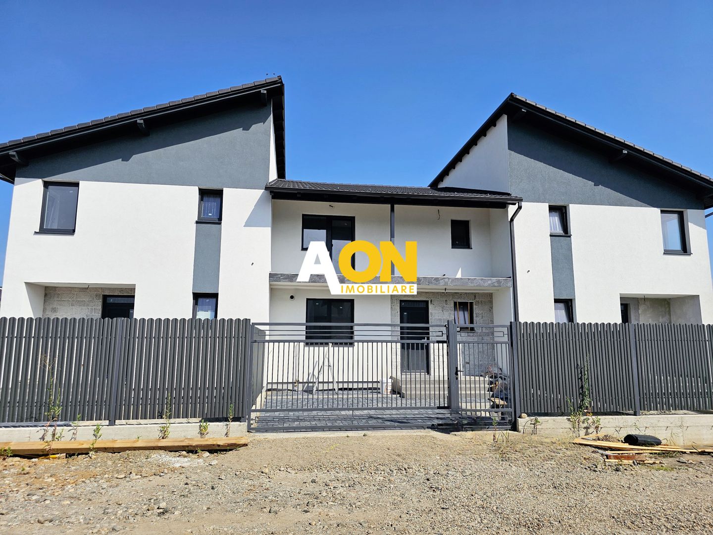 1/3 Triplex, 4 camere, pivnita, 300 mp teren, predare la cheie, Cetate - Poză 1