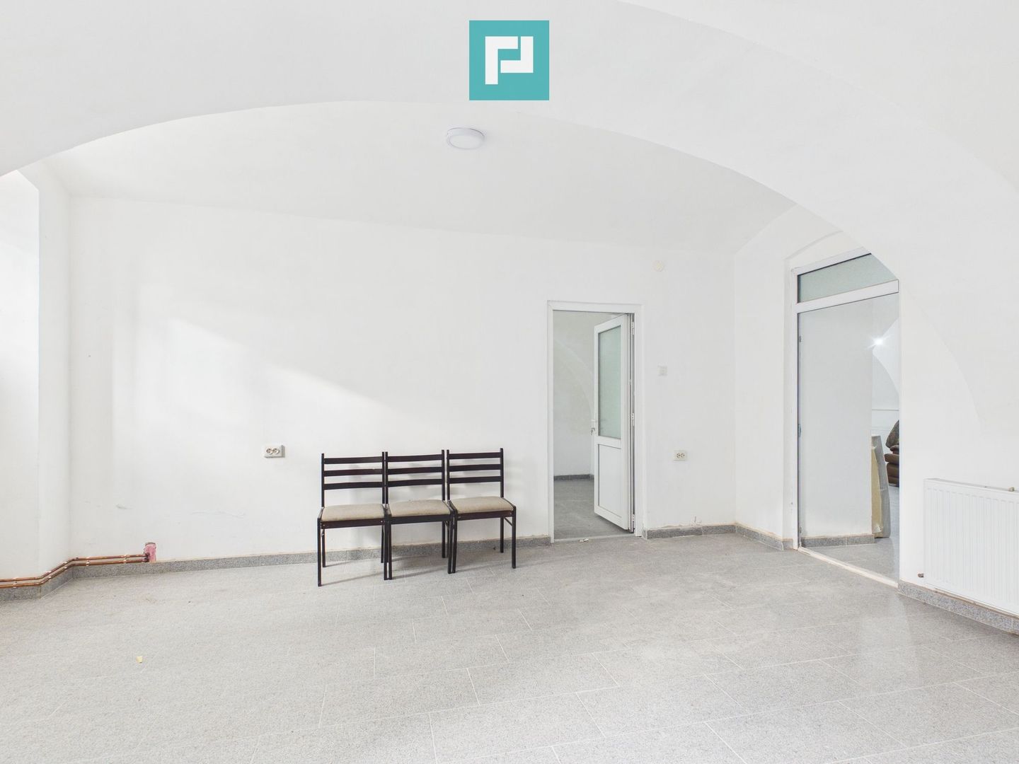 Apartament trei camere strada Cozia - Poză 2