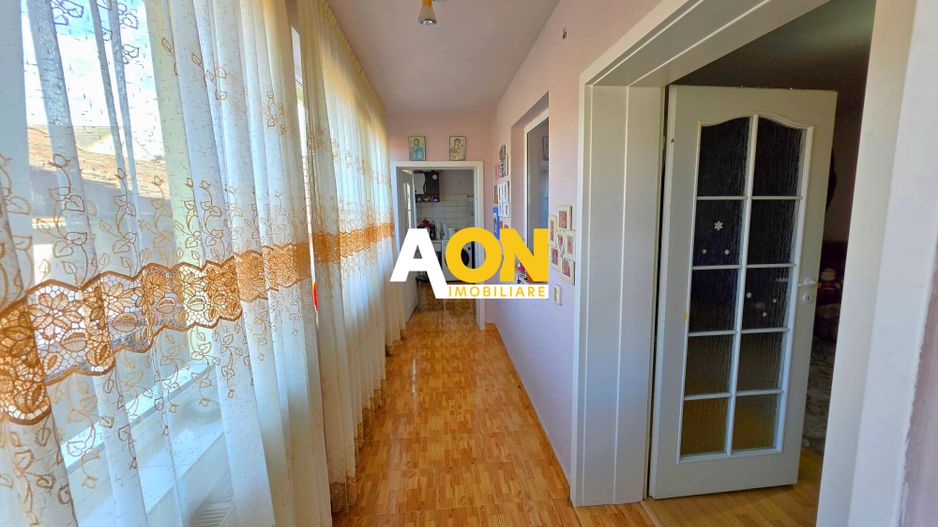 Casa cu 2 camere + anexe, toate utilitatile, 295 mp teren, zona Centru - Poză 4
