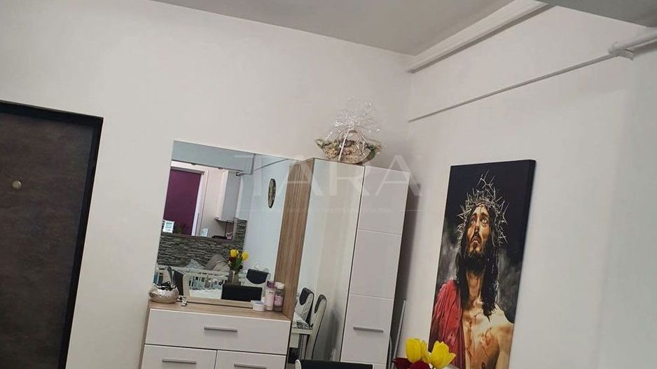 Apartament modern cu 2 camere și parcare subterană, zona Petrom. - Poză 2
