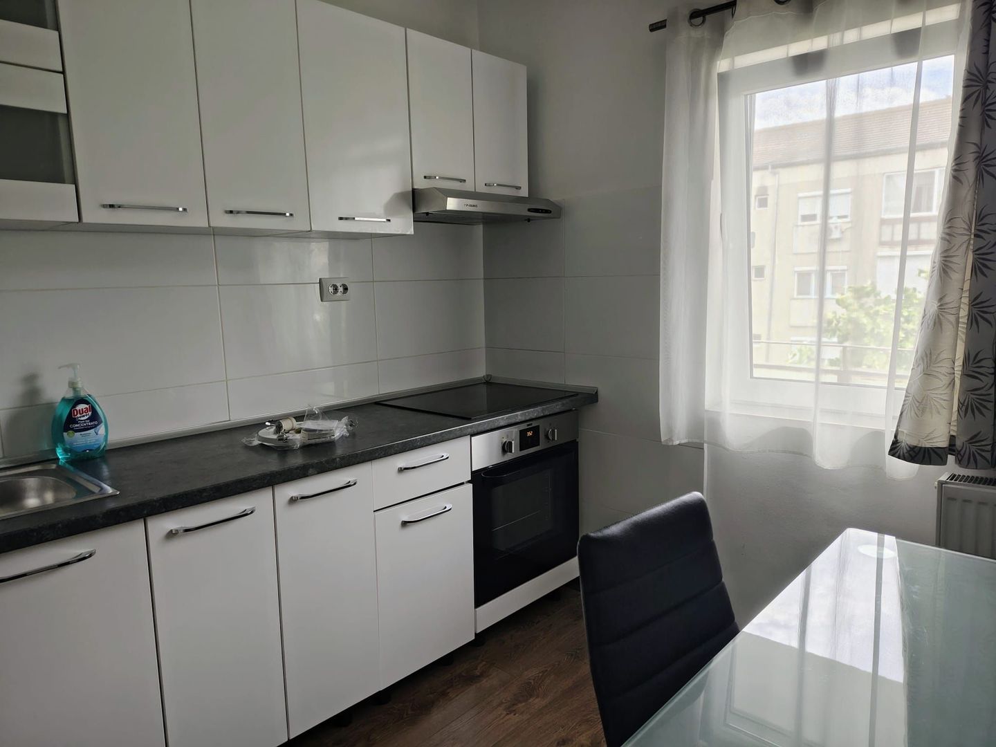 De inchiriat:  apartament, 2 camere Oradea. 340 E/luna. Comision 50% - Poză 3
