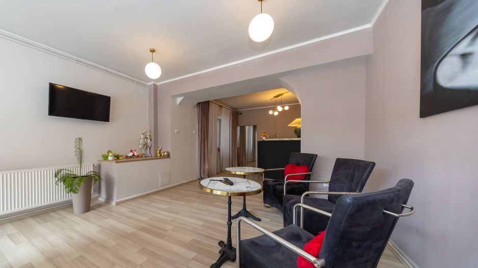 Spațiu comercial stradal de închiriat - Central - Iuliu Maniu - 72mp - Poză 3
