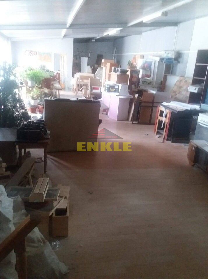 Vând hală pentru producție sau depozit și casă 450000 € - Poză 1