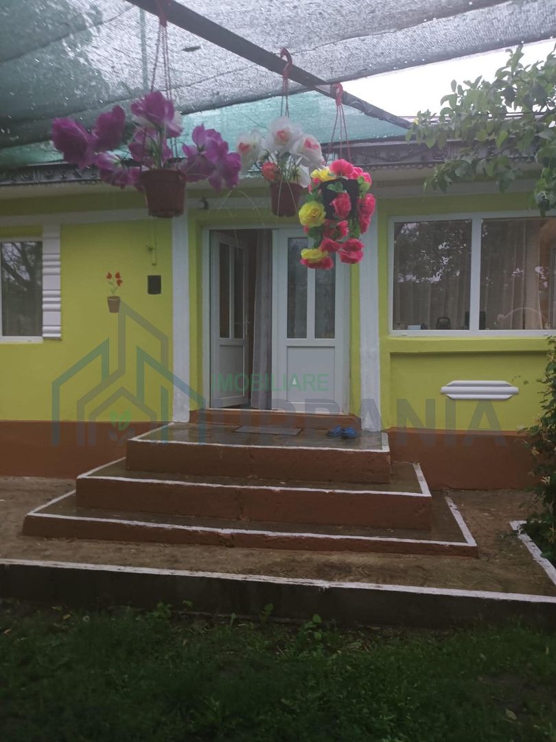 Proprietate de vânzare cu casă și teren în Hoisești, comuna Dumești - Poză 7