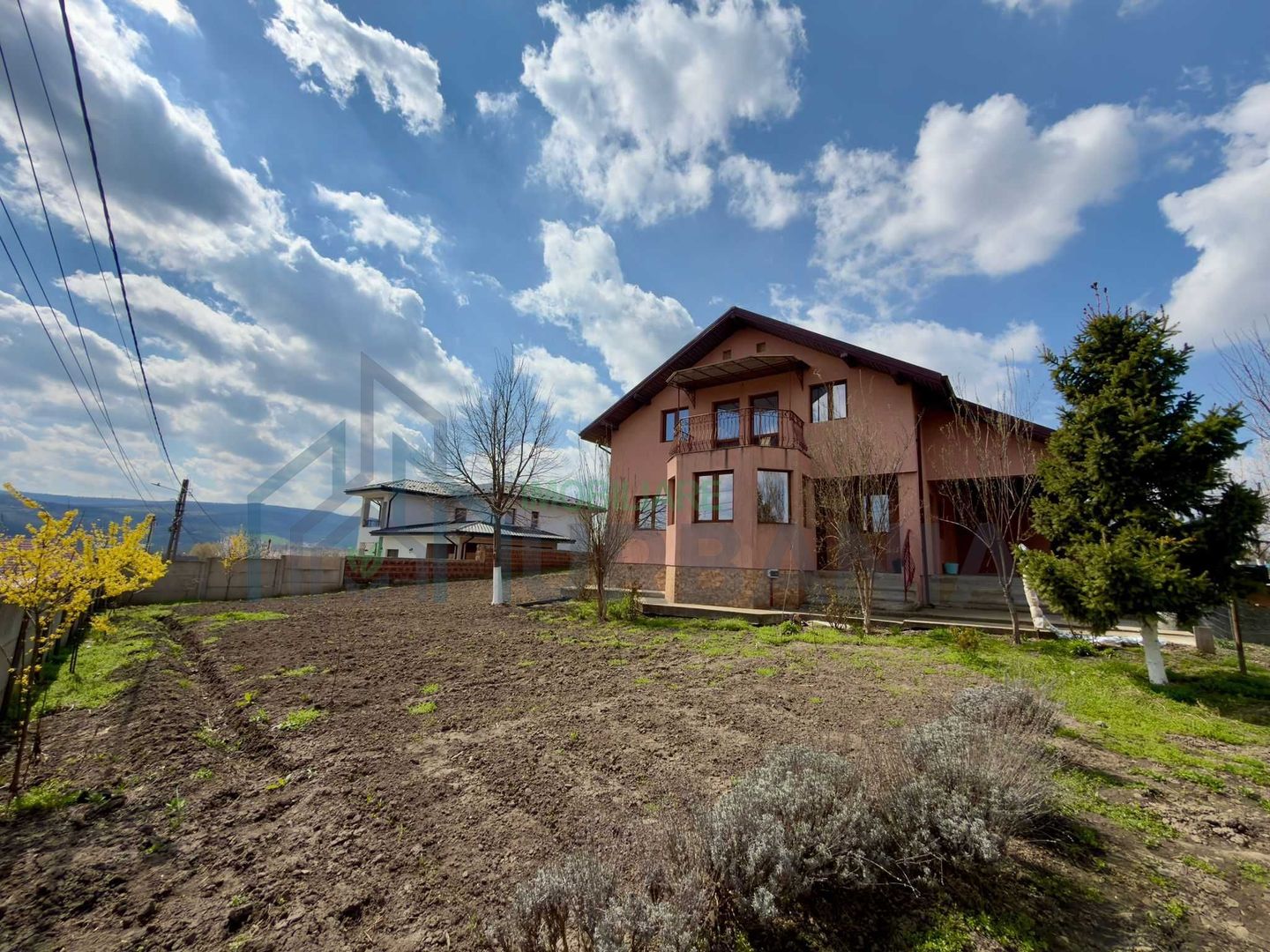 Casă P+1, 173 mp utili, teren 1220 mp, stadiu la gri, în Holboca, aproape de Tătărași - Poză 1