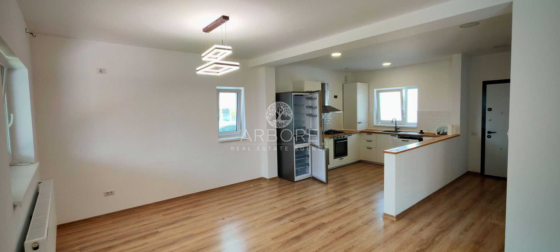 Vila 4 camere - 3 bai | Ideal pentru familie zona Otopeni pet friendly - Poză 3
