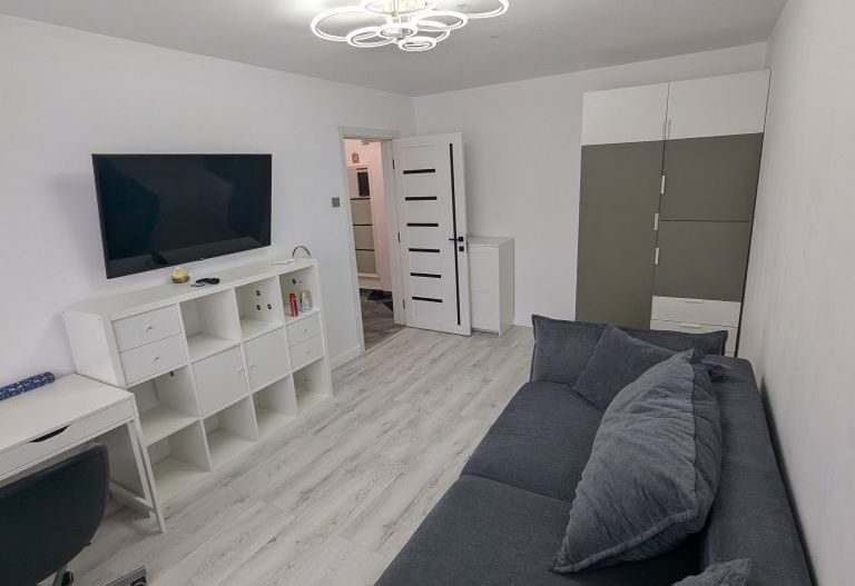 Apartament 2 camere, decomandat - Poză 4
