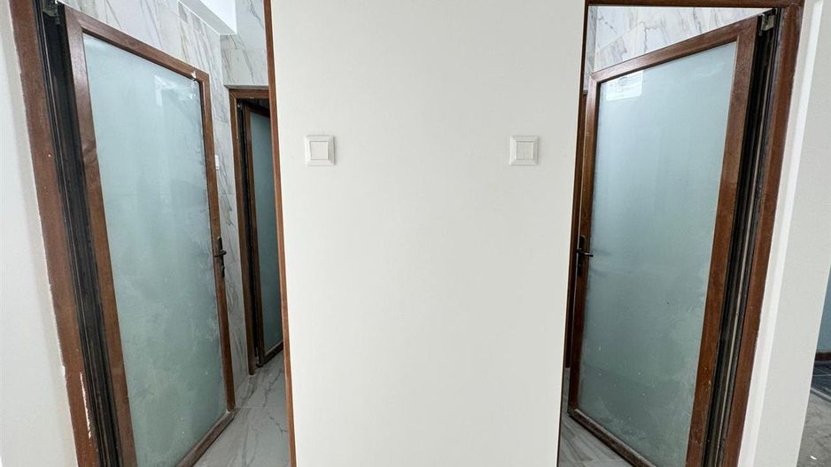 Spatii comerciale moderne de inchiriat, in cladire recent renovata - Poză 8