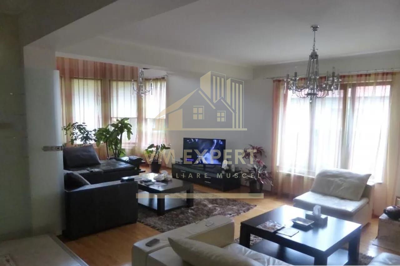 VILA 8 CAMERE, TEREN 511 MP, CENTRU CAMPULUNG - Poză 4