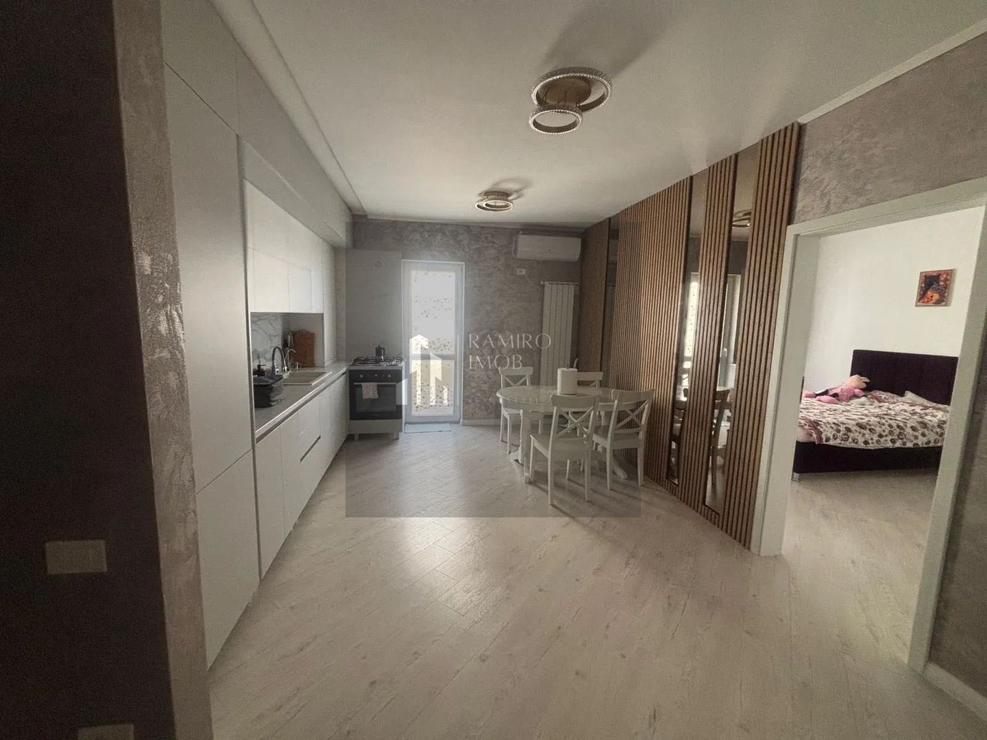 Apartament 3 camere decomandat Grand Kristal Residence/loc parcare - Poză 6