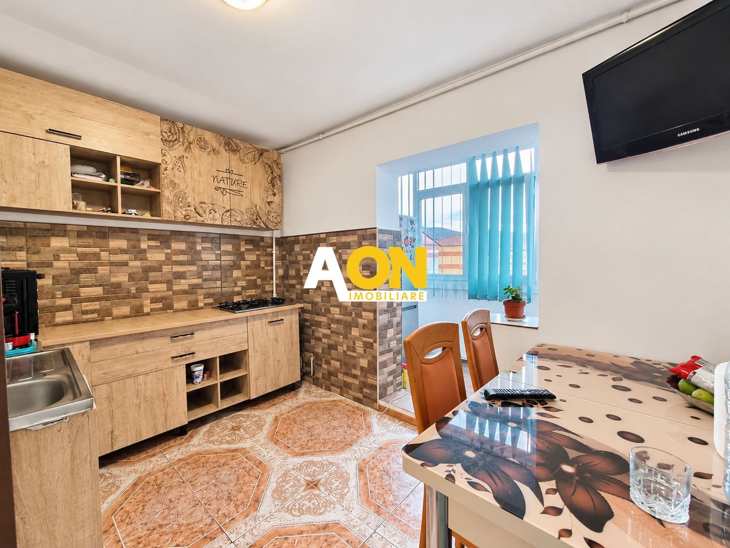 Apartament 3 camere, 2 bai, decomandat, Cetate, zona Liceului Sportiv - Poză 6