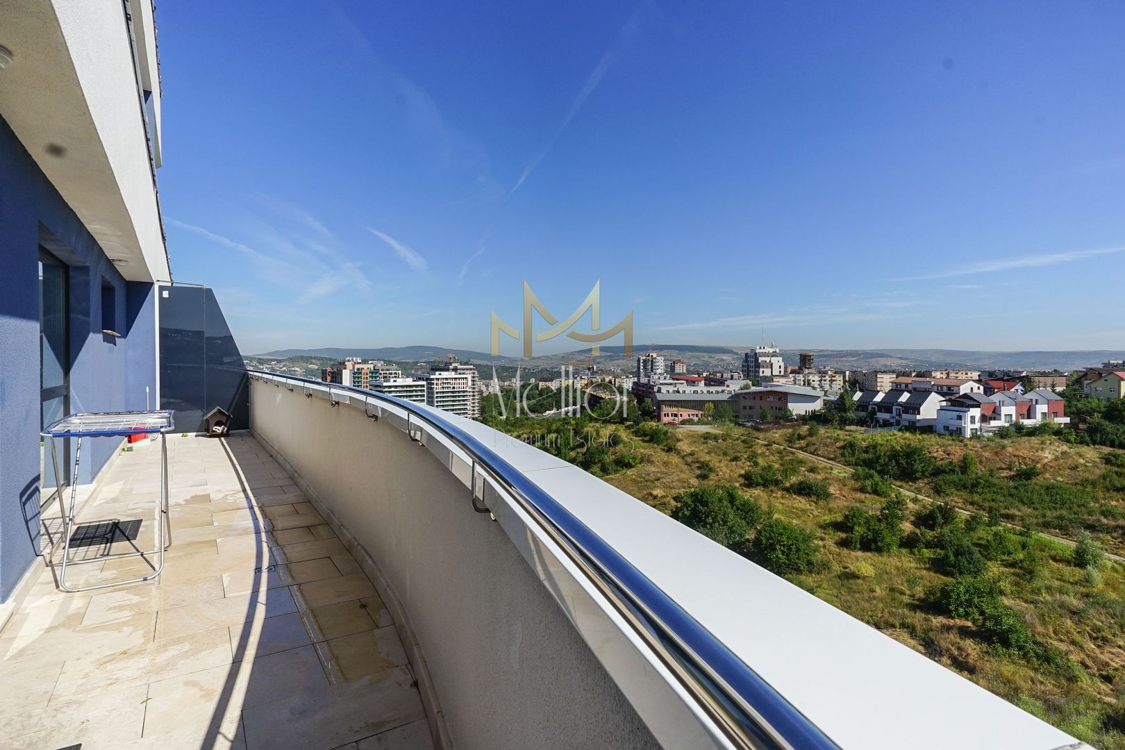 Apartament 3 camere, terasa, parcare, view panoramic asupra orasului - Poză 16