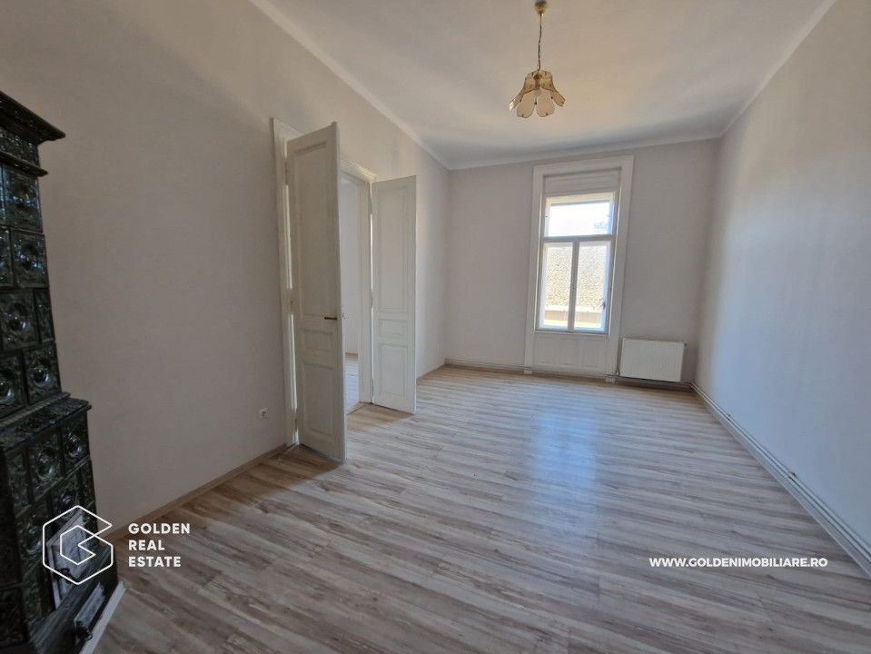 Apartament 3 camere renovat, ultracentral, etaj 3, cladirea Catedralei Catolice - Poză 2