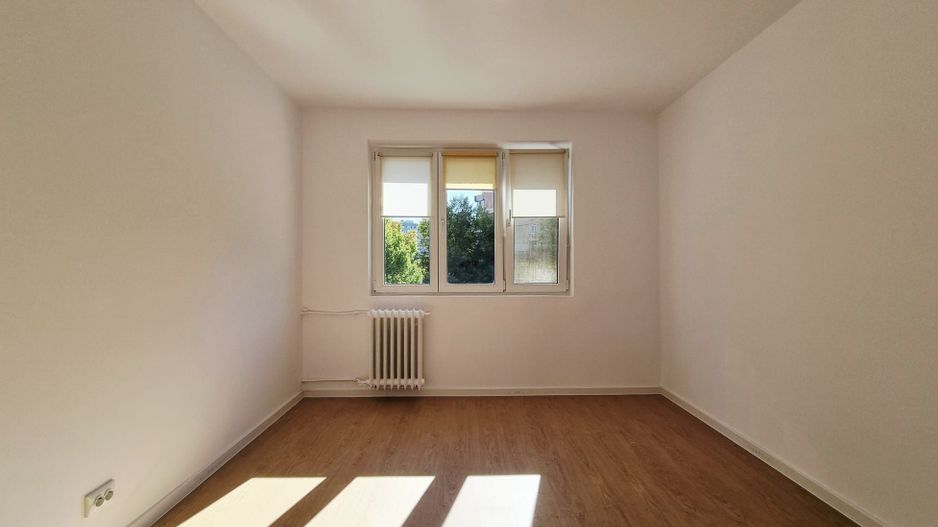 MILITARI LUJERULUI METROU 2 Camere Etaj 2din4 Bloc Reabilitat Termic - Poză 1