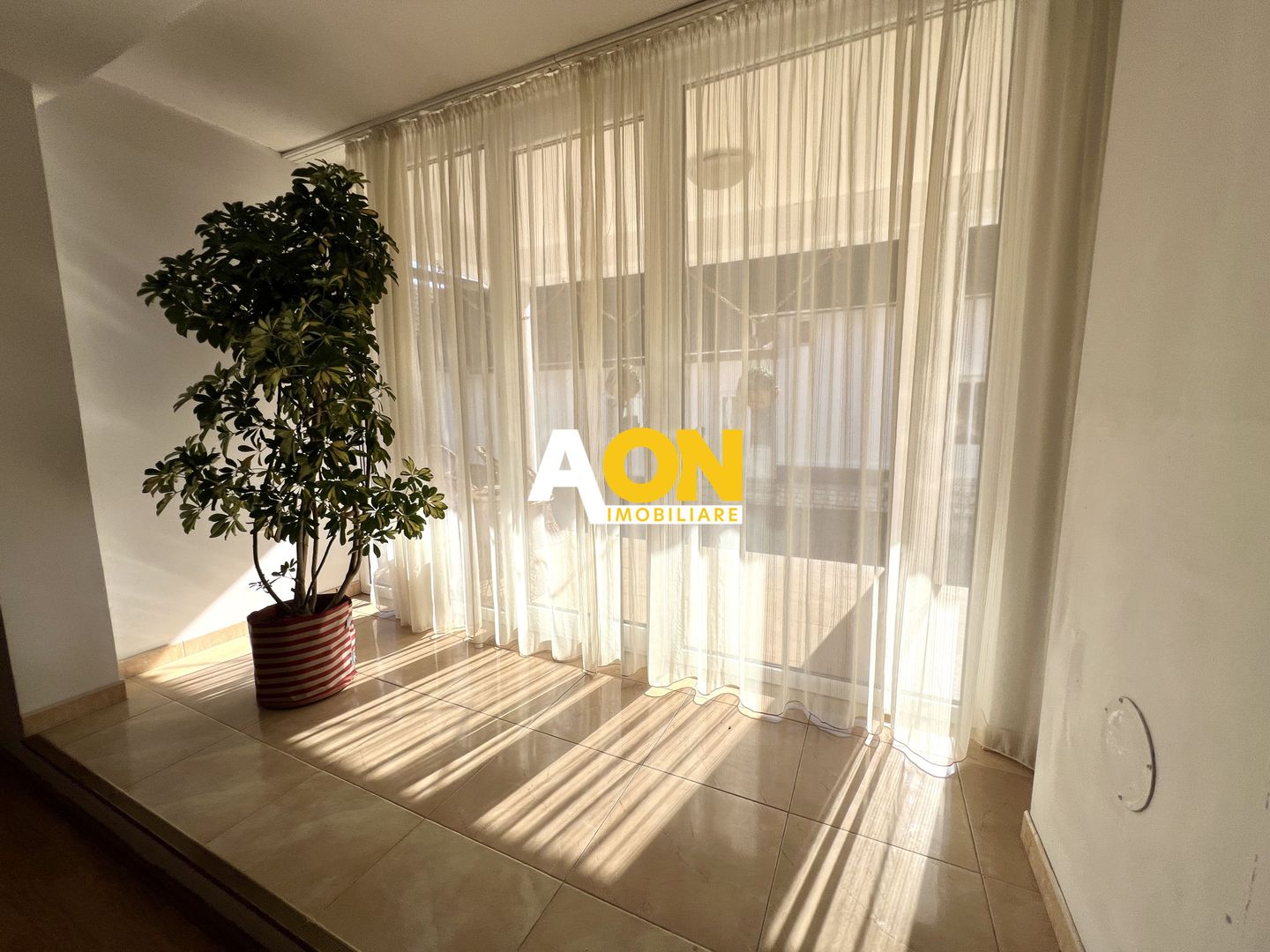 Casa de vanzare pretabila 2 familii, garaj, livada, comuna Pianu - Poză 15