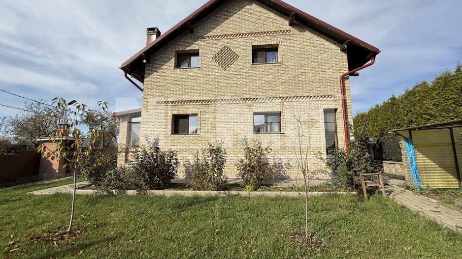 VILA CU FOISOR |  MOBILATA | CU 7 ARI TEREN - Poză 1