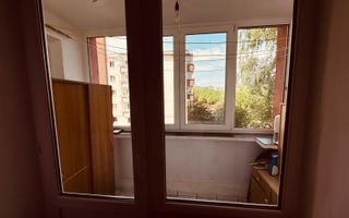 Apartament 3 camere Scriitorilor,pretabil pentru 3 STUDENTE - Poză 7