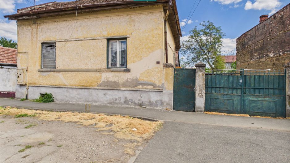 Case de vânzare cu teren generos - Alfa - Poză 13