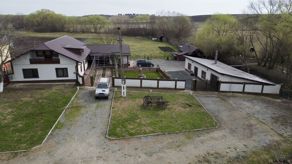 Proprietate imobiliară cu potențial extraordinar! - Poză 52