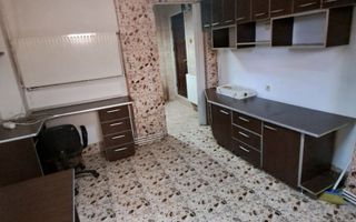 BRASADAS închiriază garsoniera 30mp la DEMISOL zona Bd.Unirii. - Poză 1