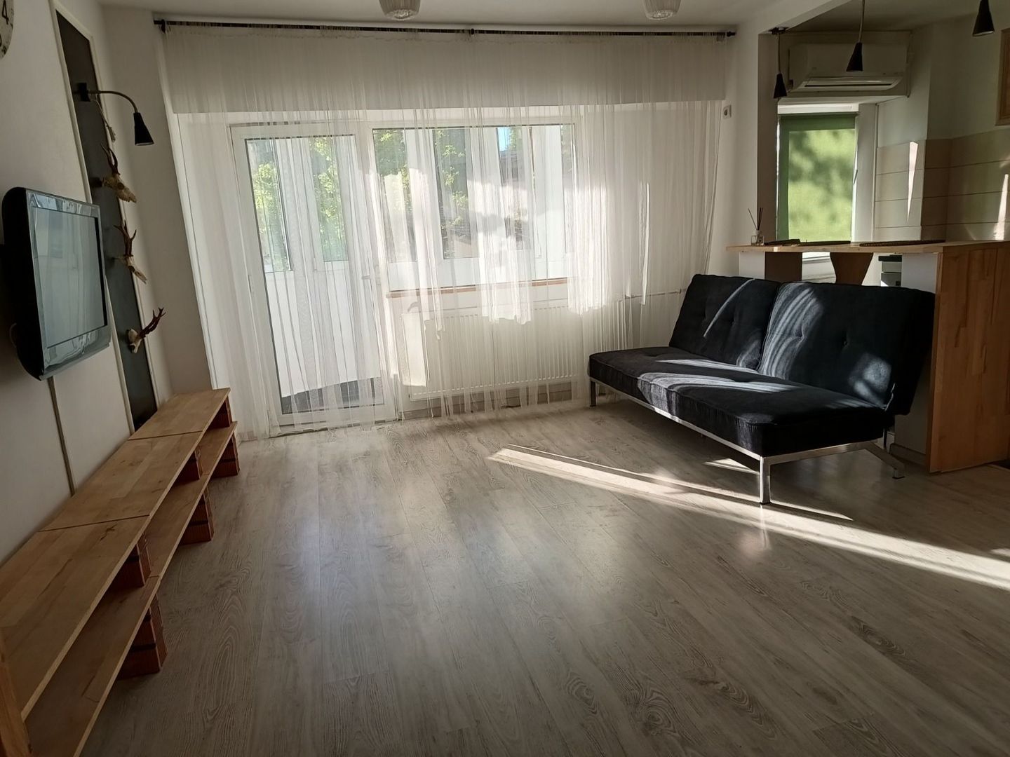 GAROSNIERA DECOMANDATA RENOVATA MOBILATA & UTILATA - Poză 1