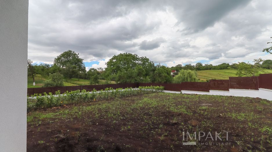 Case cuplate 5 camere si teren de 700 m2 in Feleacu - Poză 36