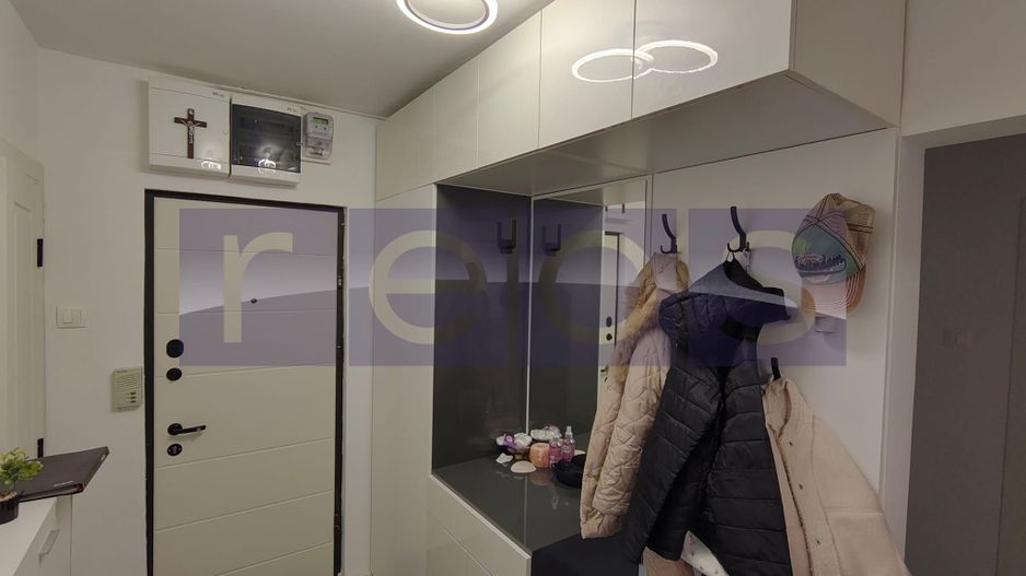 VANZARE 4 CAMERE I DECOMANDAT I METROU I VALEA OLTULUI, DRUMUL TABEREI - Poză 2