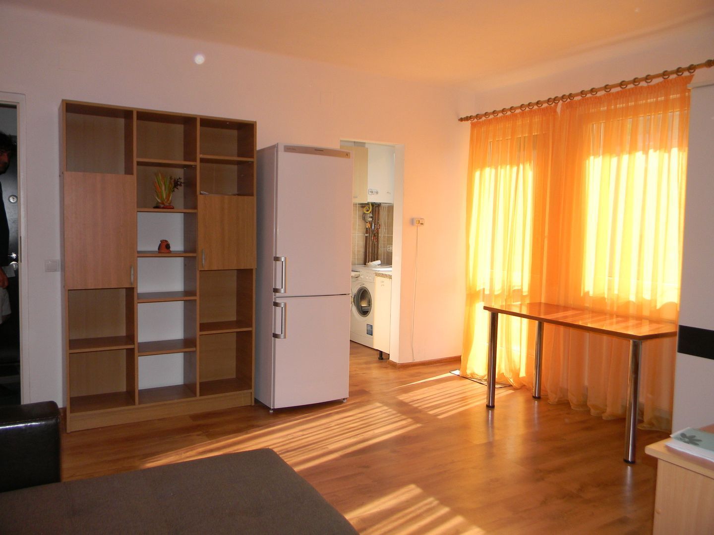 Garsoniera FAGET ,bloc de apartamente! - Poză 1