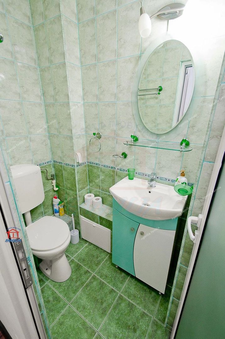 De închiriat apartament 3 camere, Micro 21 - Poză 10