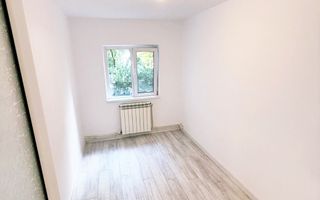 Liber, apartament 3 camere Nicolina 1, renovat modern, baie cu geam - Poză 9