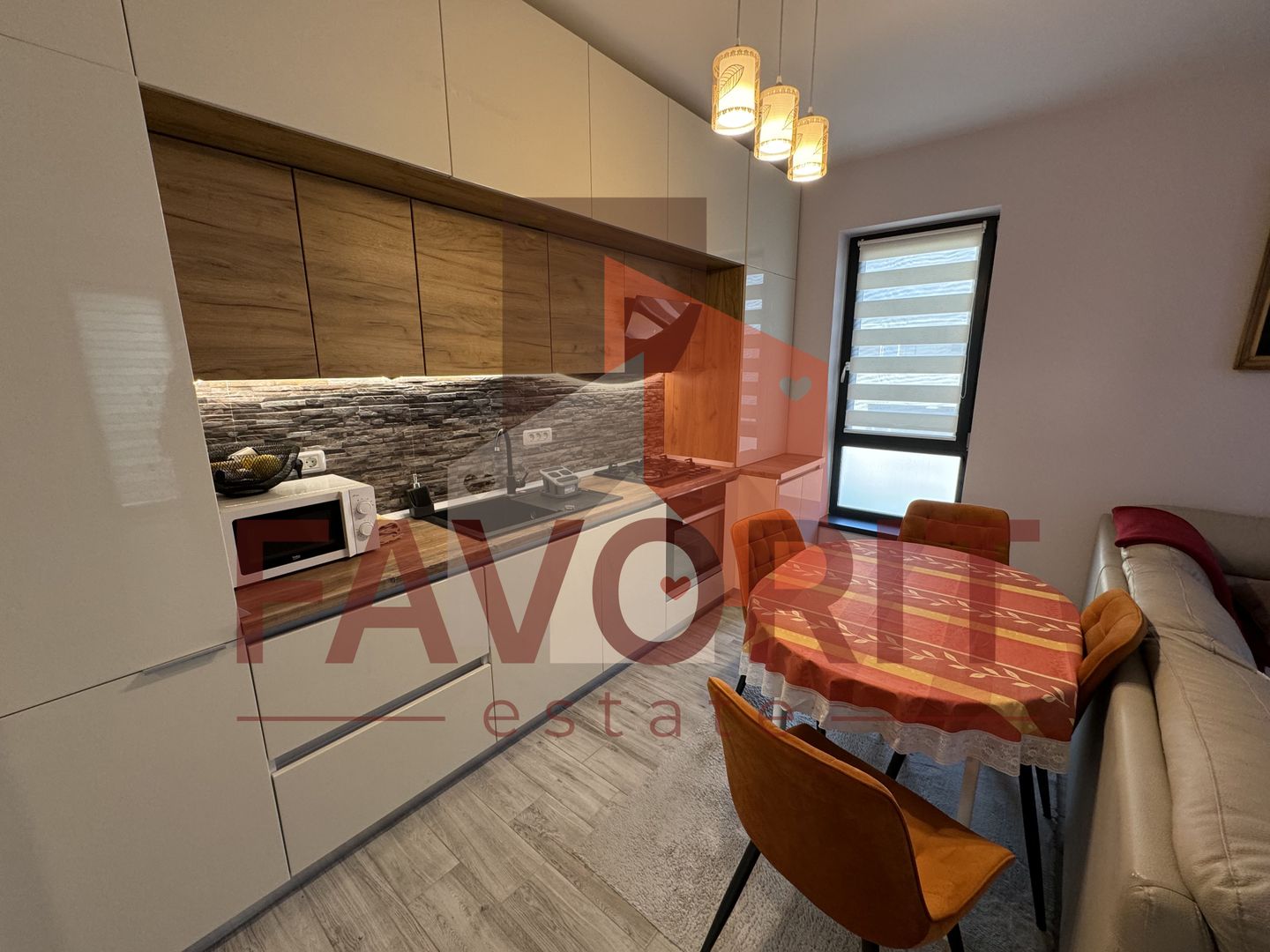 Terasa generoasa. Modern amenajat. - Poză 3